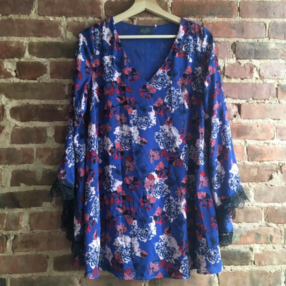 ASTR The Label Floral Bell Sleeve Dress Size Small